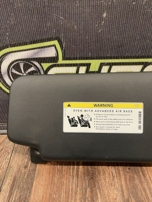 2015 MERCEDES BENZ C63S AMG FRONT LEFT RIGHT SUN VISOR / SUN BLOCKERS OEM *DENT*