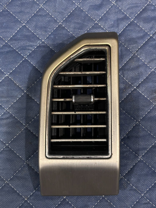 2017 2019 FORD F250 F350 PASSENGER RIGHT DASH DASHBOARD HVAC AIR VENT OEM ~WEAR~