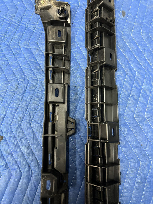 2011 BMW 550i F10 5 SERIES FRONT REAR RIGHT ROCKER MOLDING MOUNTS BRACKETS PAIR
