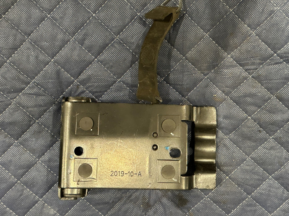 2018-2020 FORD F250 F350 SPARE TIRE JACK FLOOR RETAINER BRACKET HC3C 17B014 HA