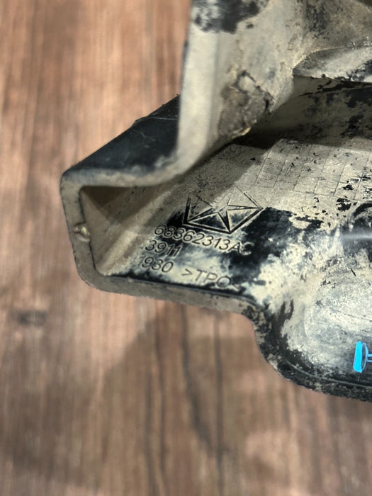 2022 DODGE RAM 2500 FRONT RIGHT FENDER SPAT MOLDING OEM 68362313AC