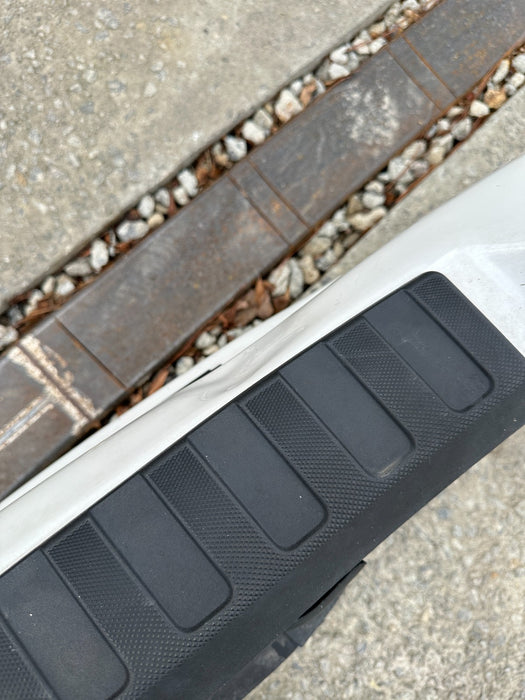 2023-2024 FORD F250 FRONT BUMPER STAR WHITE (AZ) OEM *SEE PICS 3-13/READ DESC*