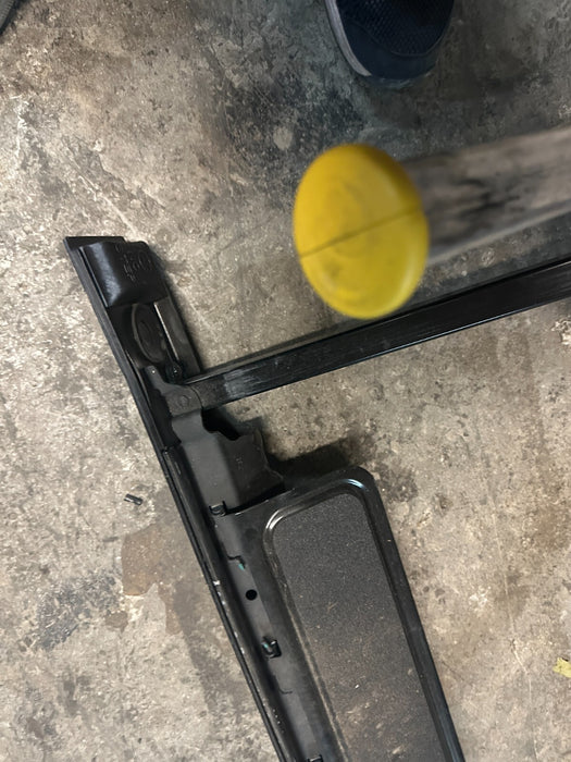 2017 2018 2019 FORD F250 F350 F450 TAILGATE STEP ASSEMBLY FL3Z-99402A48-AB