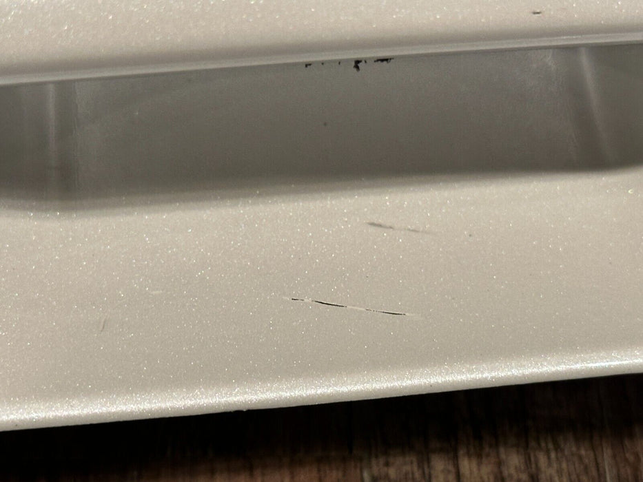 2017 FORD F250 F350 FRONT RIGHT DOOR HANDLE METALLIC WHITE (UG) ~MINOR WEAR~