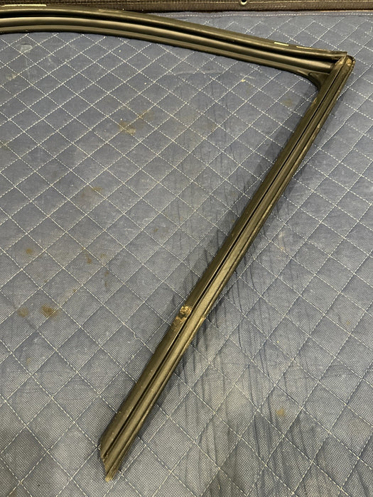 2019 FORD F150 3.5L RAPTOR FRONT RIGHT DOOR WEATHERSTRIP OEM FL34-1521596