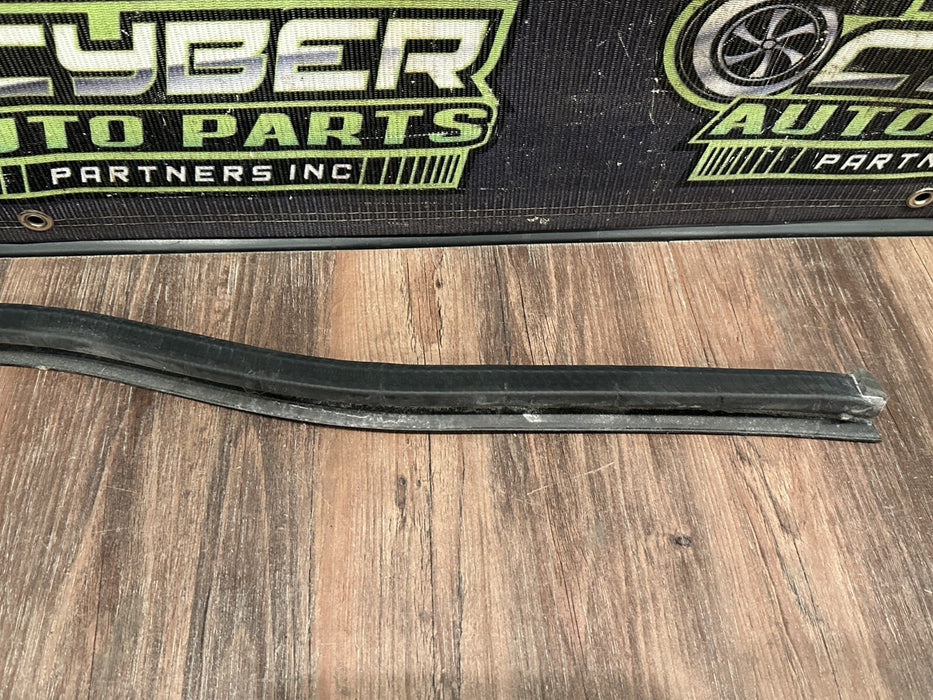 2017-2022 FORD F250 F350 F450 FRONT DOOR WEATHER STRIP OEM