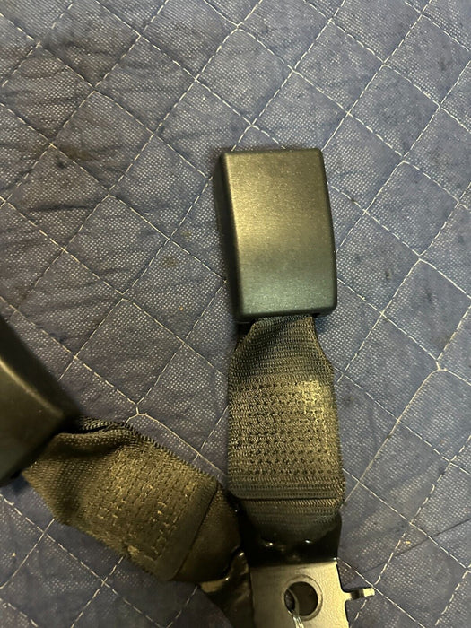 2020 BMW M4 F82 REAR SEAT REAR LEFT SEATBELT BUCKLE RECIEVER PAIR OEM