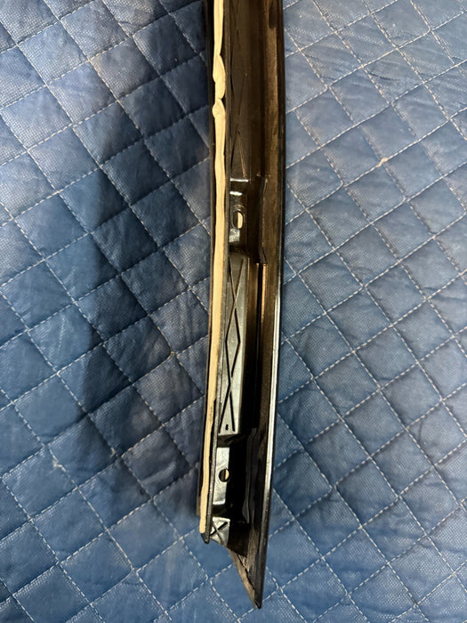 2017-2019 FORD F250 REAR LEFT DRIVER SIDE GLOSS BLACK B PILLAR DOOR TRIM ~READ~