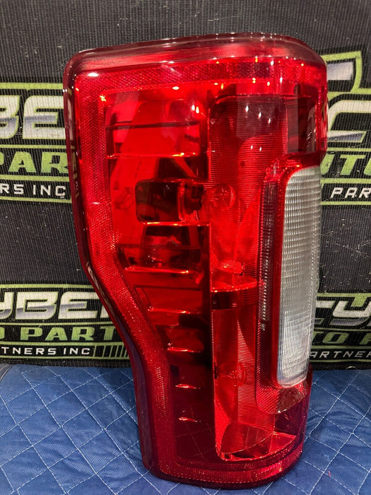 2017 2018 2019 FORD F250 F350 F450 DRIVER LEFT HALOGEN TAIL LIGHT OEM MINT