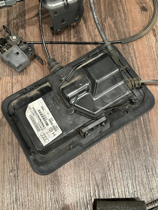 2017-18 AUDI R8 HOOD LATCH RELEASE CABLE ASSEMBLY OEM