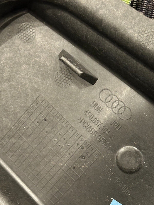 2018 AUDI R8 V10 SPYDER PLUS RIGHT WINDOW REGULATOR COVER PLATE 4S0 837 104 B