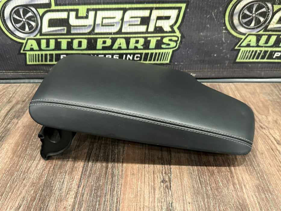 2020 BMW M4 F82 CENTER CONSOLE LEATHER LID ARM REST OEM *SLIGHT DENT/READ*