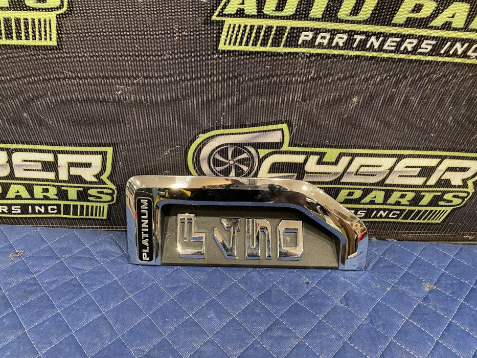 2017-2019 FORD F450 PLATINUM PASSENGER RIGHT FENDER EMBLEM BADGE OEM