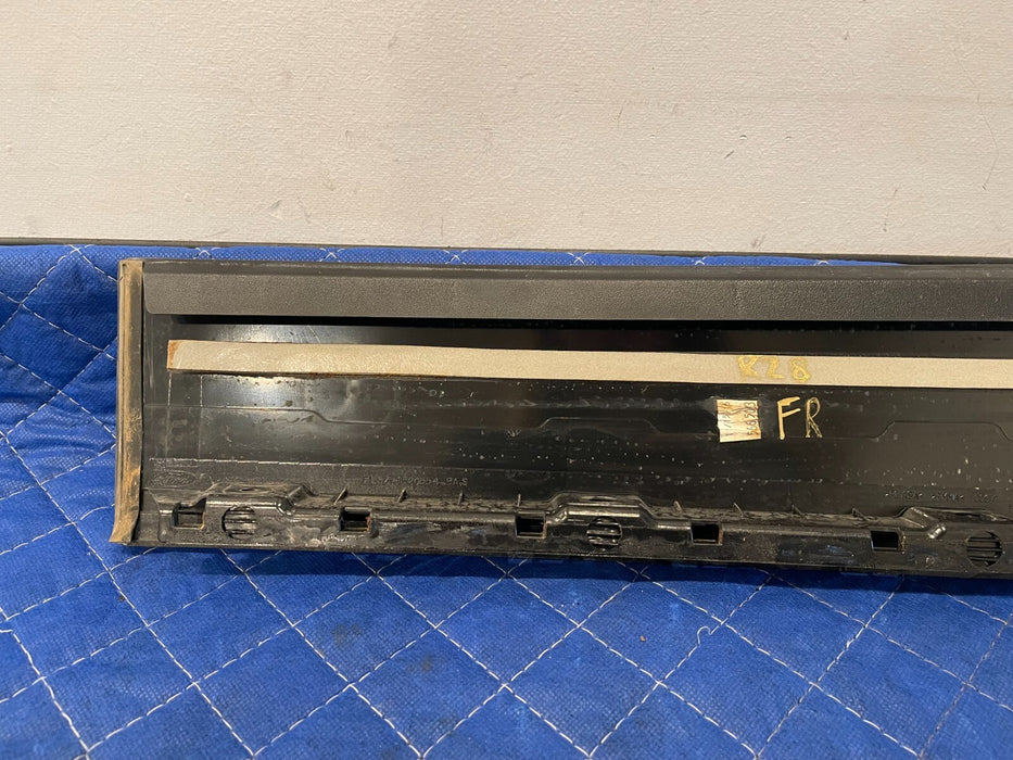 2017-2019 FORD F250 F350 FRONT RIGHT GLOSS BLACK B PILLAR DOOR TRIM OEM *SCRATCH