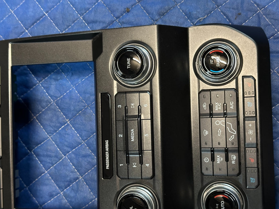 2017-2019 FORD F250 F350 PLATINUM CENTER DASH RADIO/HVAC CONTROL BEZEL OEM