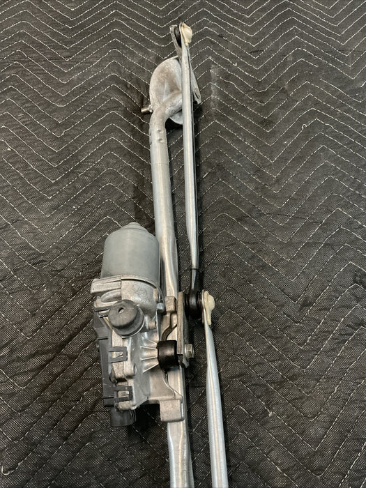 2015 DODGE CHALLENGER HELLCAT SRT WINDSHIELD WIPER MOTOR OEM