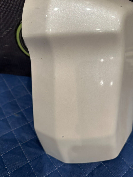 2017-2019 FORD F250 F350 F450 RIGHT CAB CORNER METALLIC WHITE (UG) OEM {READ}