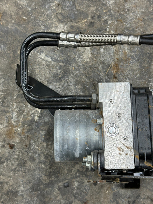 2014 AUDI R8 ANTI LOCK BRAKE ABS PUMP MODULE MODULATOR VALVE