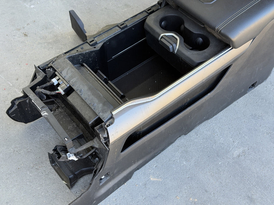 2024 RAM 3500 LARAMIE CENTER CONSOLE BLACK LEATHER *DAMAGE*