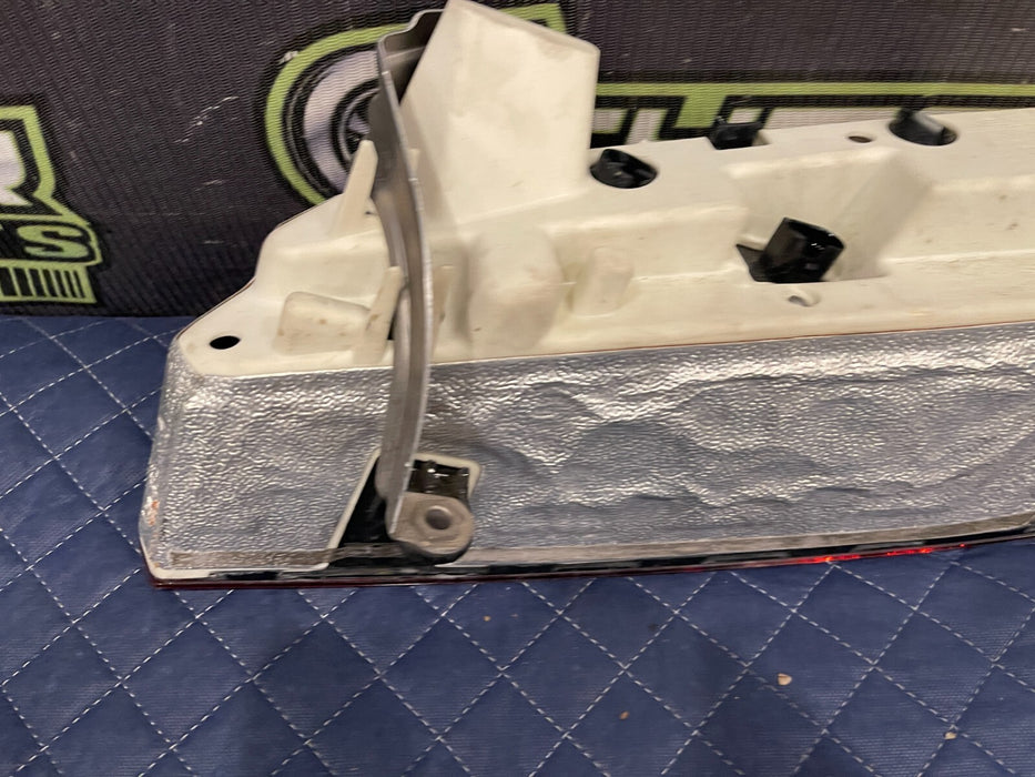 2021 AUDI R8 LEFT DRIVER TAIL LIGHT OEM 4S0 945 096 A ~MINOR CRACK!!!~