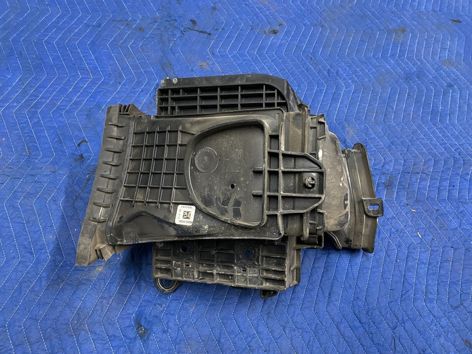 2017-2019 FORD F250 F350 F450 BATTERY HOLDER TRAY W/ AIR DUCK OEM 2017-2019