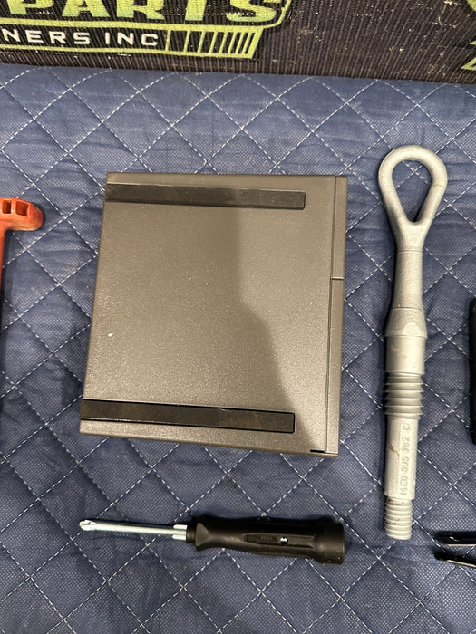 2014 AUDI R8 SPARE TIRE TOOL JACK CARRIER KIT OEM 420 864 501