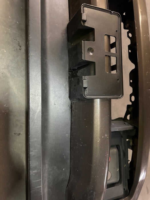 2017-2019 FORD F450 FRONT BUMPER ASSEMBLY OEM (READ/ MINOR DENTS/SCRATCHES)