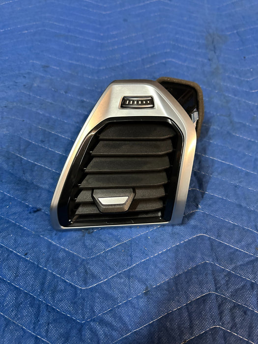 2020 BMW M8 COMP F93 G16 OEM FRONT LEFT DASHBOARD A/C VENT GRILLE 6805805