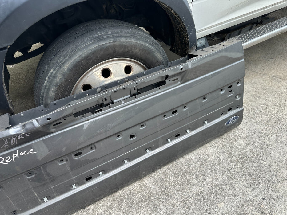 2020 2021 2022 FORD F250 F350 TAILGATE FACTORY OEM *DAMAGE*