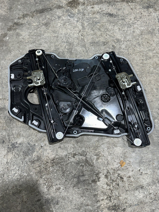 2024 BMW M3 M4 G80 G82 FRONT RIGHT DOOR WINDOW REGULATOR PANEL OEM 743223216