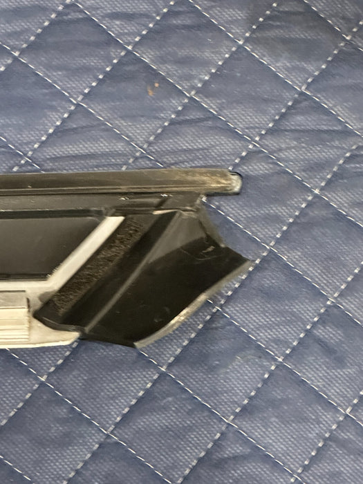 2014 AUDI R8 SPYDER WINDSHIELD PILLAR MOLDING OEM 427 853 265 D ~MINOR DENT~
