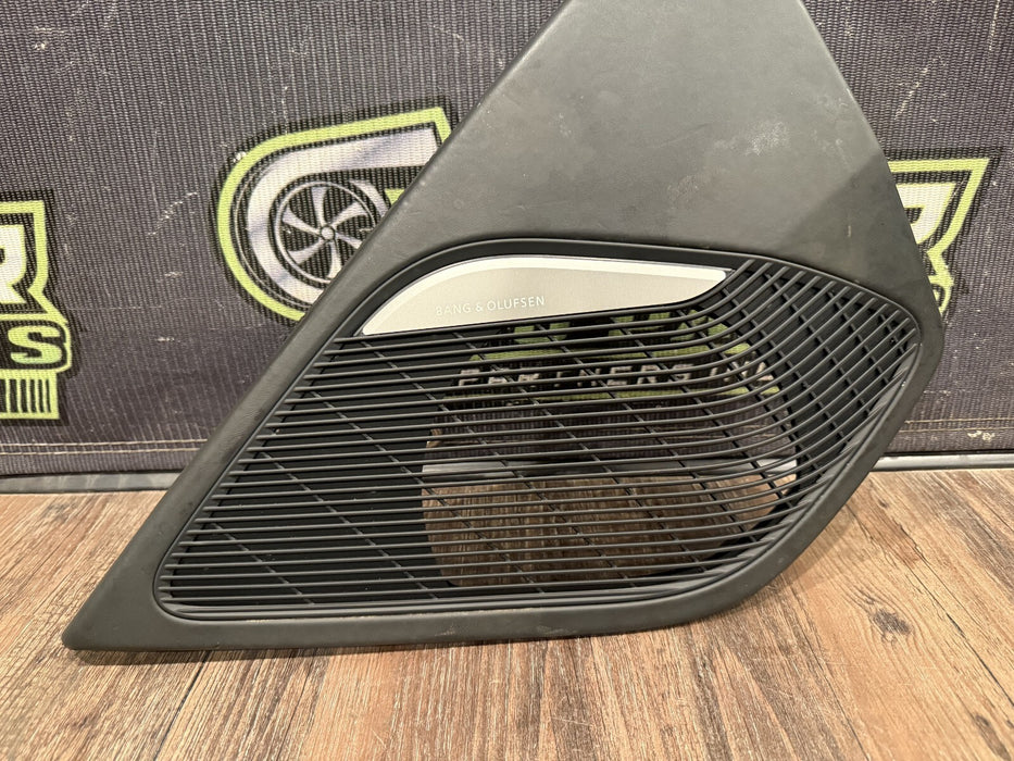 2021 AUDI R8 LEFT DOOR B&O BANG & OLUFSEN SPEAKER COVER TRIM OEM *READ/WEAR*