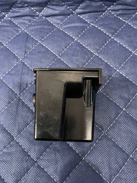 2019 MERCEDES-BENZ E63S AMG ASH TRAY OEM 2138100700