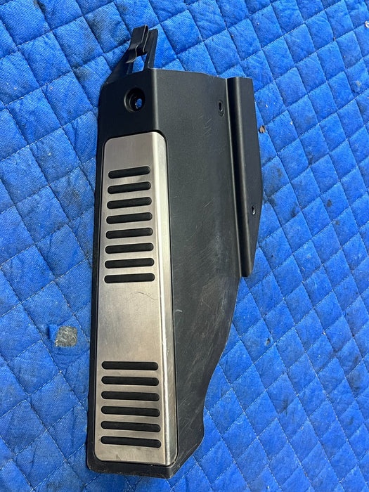 2012 AUDI R8 V8 OEM DEAD PEDAL FOOT REST TRIM BEZAL 423 864 777 A