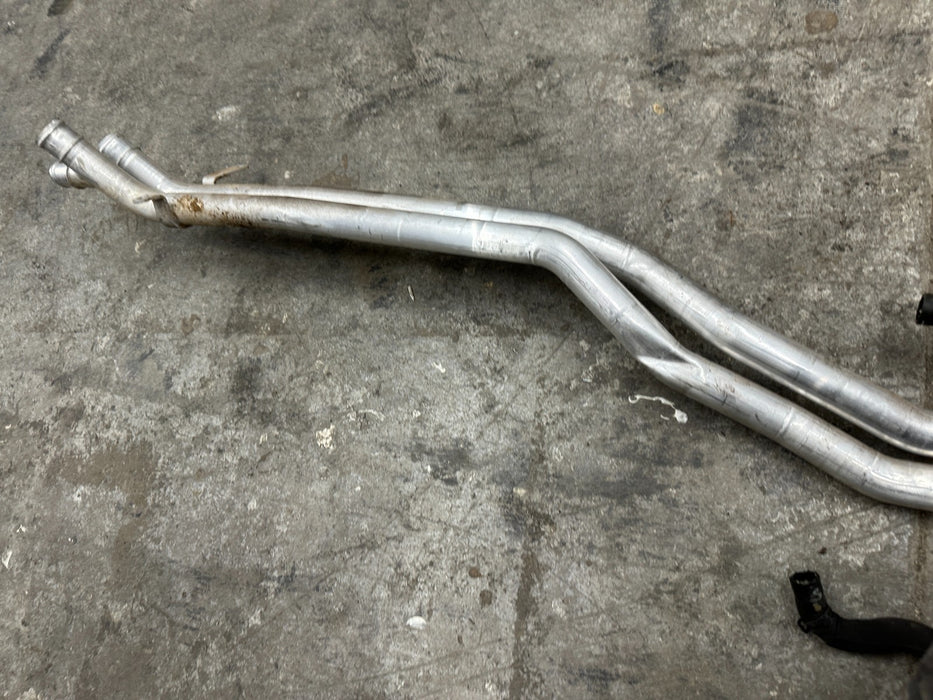 2014 AUDI R8 OEM UNDERBODY CENTER COOLANT PIPE LINE HOSE TUBE 420 121 050 B