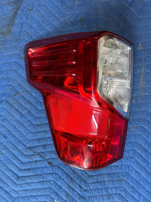 2016 2019 NISSAN TITAN XD DRIVER LEFT HALOGEN TAIL LIGHT 26555 EZ21D OEM