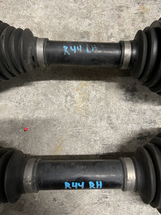 2020 2021 2022 GMC SIERRA 2500 3500 OEM LEFT RIGHT AXLES SHAFT PAIR 84649888