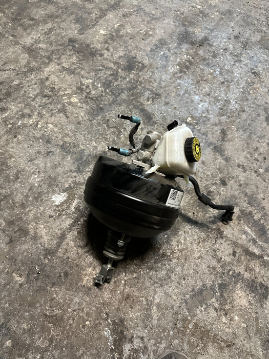2020 BMW M4 F82 POWER BRAKE BOOSTER MASTER CYLINDER W/RESERVOIR TANK