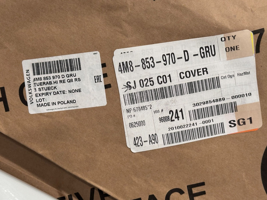 2020 AUDI RS Q8 REAR RIGHT LOWER DOOR MOLDING CARBON FIBER TRIM OEM 4M8 853 970