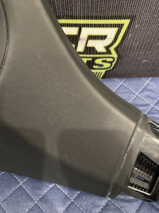 2018 AUDI R8 SPYDER LEFT PILLAR TRIM COVER PANEL W/ SIDE VENTS 4S7 867 035 E 25D