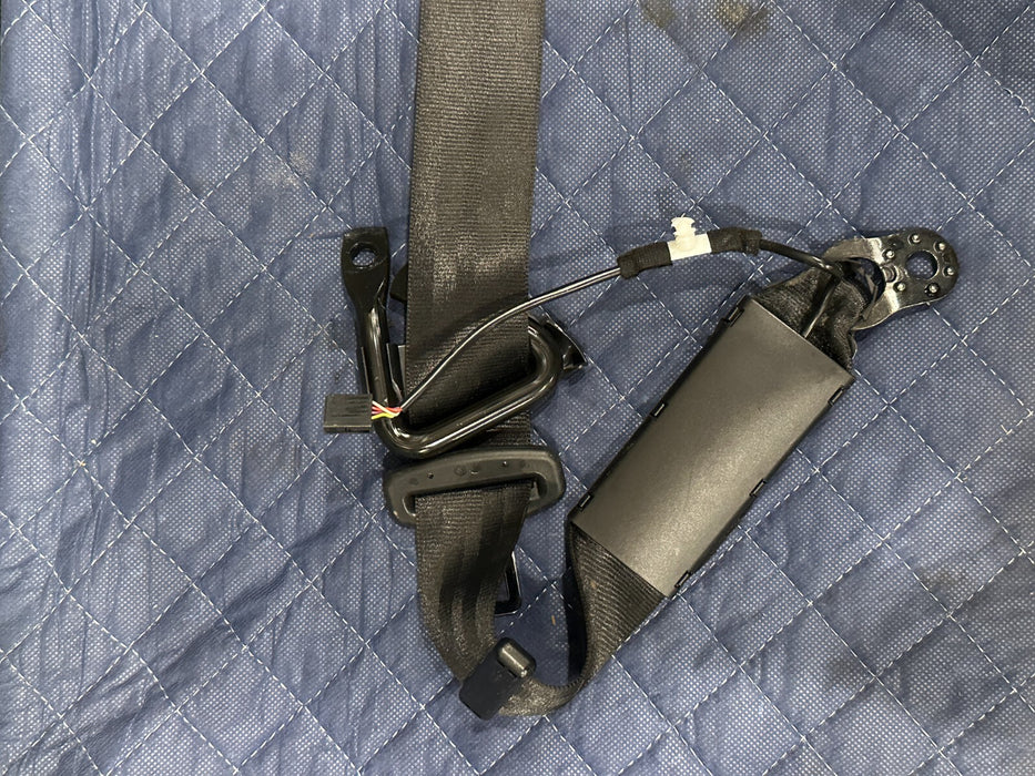 2014 AUDI R8 OEM COUPE FRONT RIGHT SEAT BELT RETRACTOR OEM 423 857 706 C