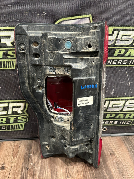 2017-2019 FORD F250 F350 F450 RIGHT LED TAIL LIGHT OEM *PARTS ONLY!* *WEAR 5-11*