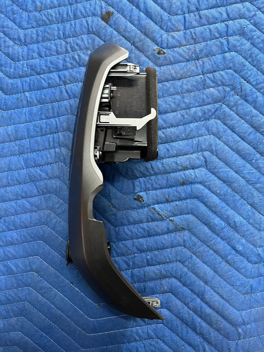 2016 2019 NISSAN TITAN XD FRONT RIGHT CENTER DASH AIR VENT A/C BEZAL OEM