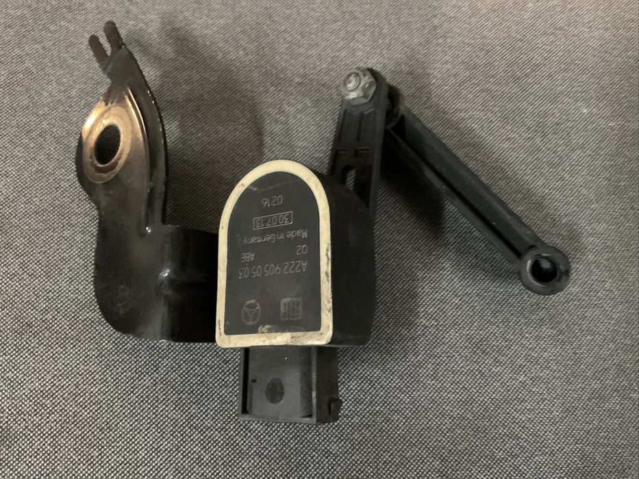 2014 MERCEDES W222 S550 HEADLIGHT AUTO LEVEL SENSOR FRONT LEFT OEM