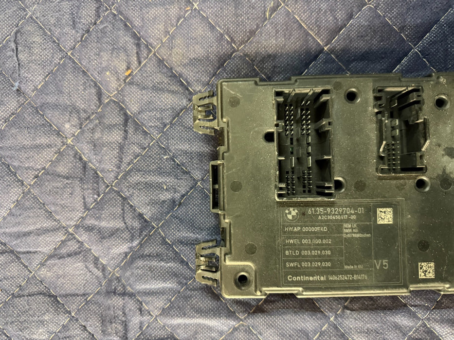 2013 BMW 330i ECU BCM CONTROL MODULE POWER FUSE BOX 6135932970401 OEM
