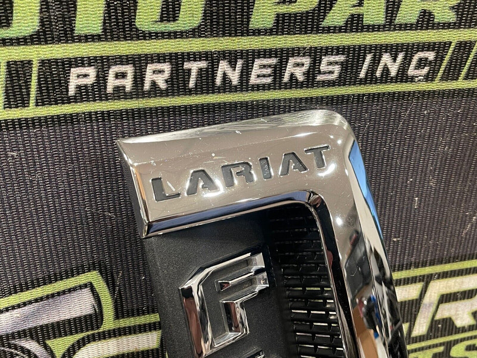 2017-2019 FORD F450 LARIAT PASSENGER RIGHT FENDER EMBLEM BADGE OEM HC3B45000A
