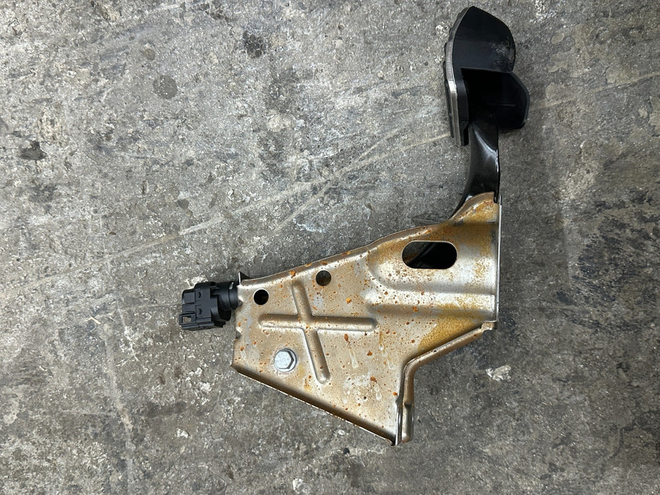 2014 Audi R8 SPYDER BRAKE PEDAL BOX ASSEMBLY 423 723 057 F 2008 - 2015 OEM