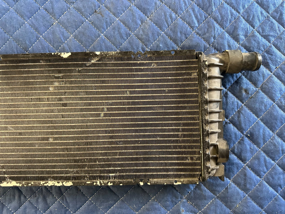 2013-2016 PORSCHE 911 TURBO S CENTER REFRIDGERANT RADIATOR COOLER OEM