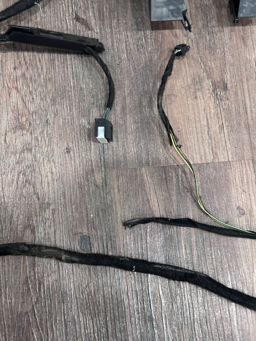 2017 2018 FORD F350 ROOF HEADLINER OVERHEAD CONSOLE TRIM MOUNT HC3T 14334 CBF