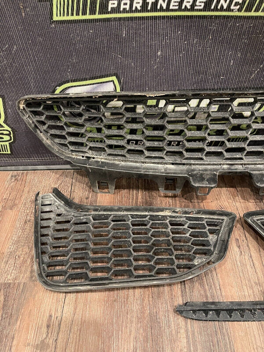 2020 BMW M4 F82 FRONT BUMPER GRILLES OEM (NOT COMPLETE SET/READ)
